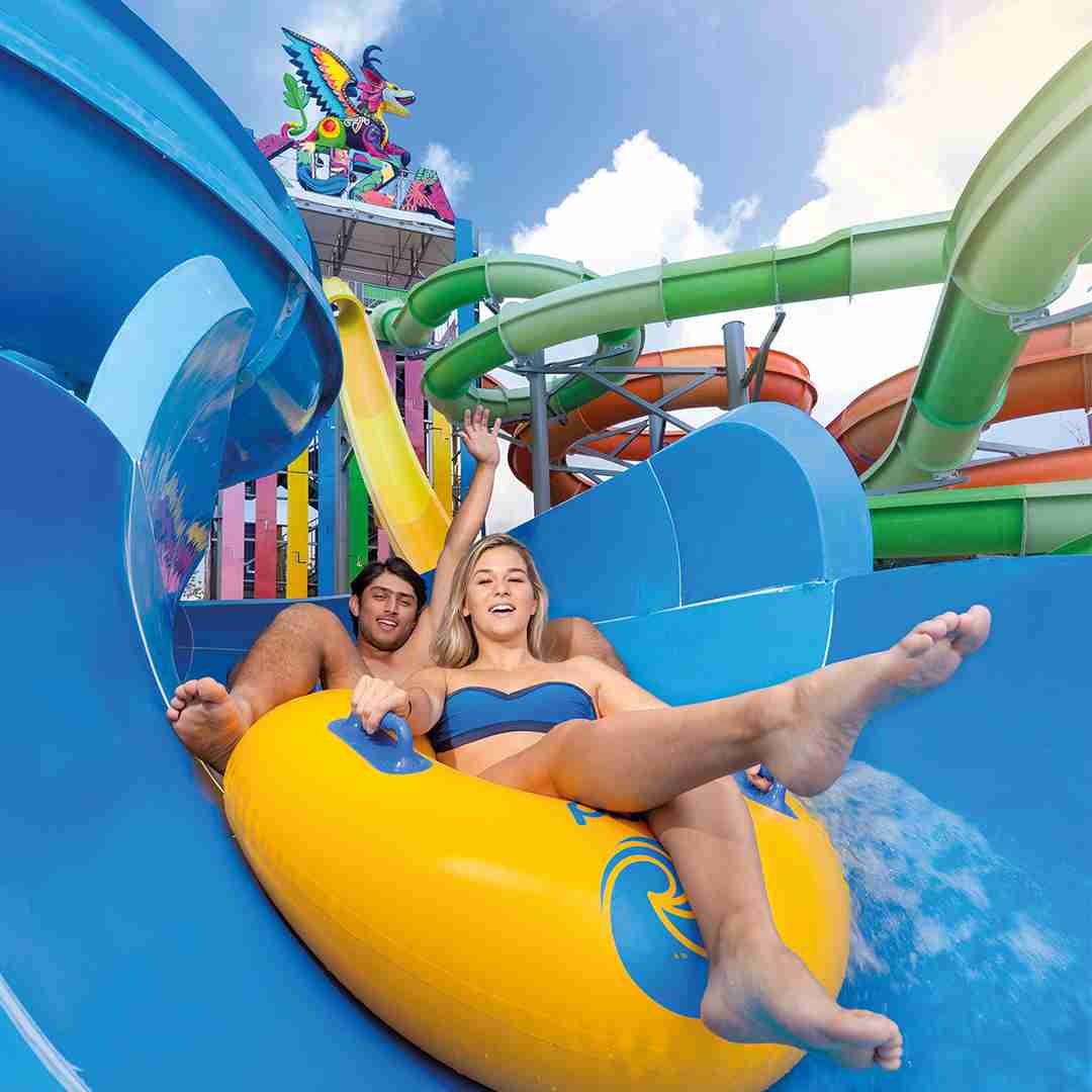 Toboganes del parque acuático de KUZÁ Beach & Adventure Park en Cozumel